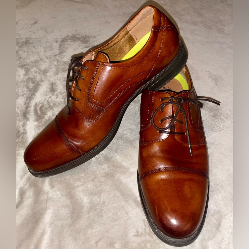 Florsheim dress shoes, Size 13, Comfortech with Ortholite insoles. - Picture 2 of 5